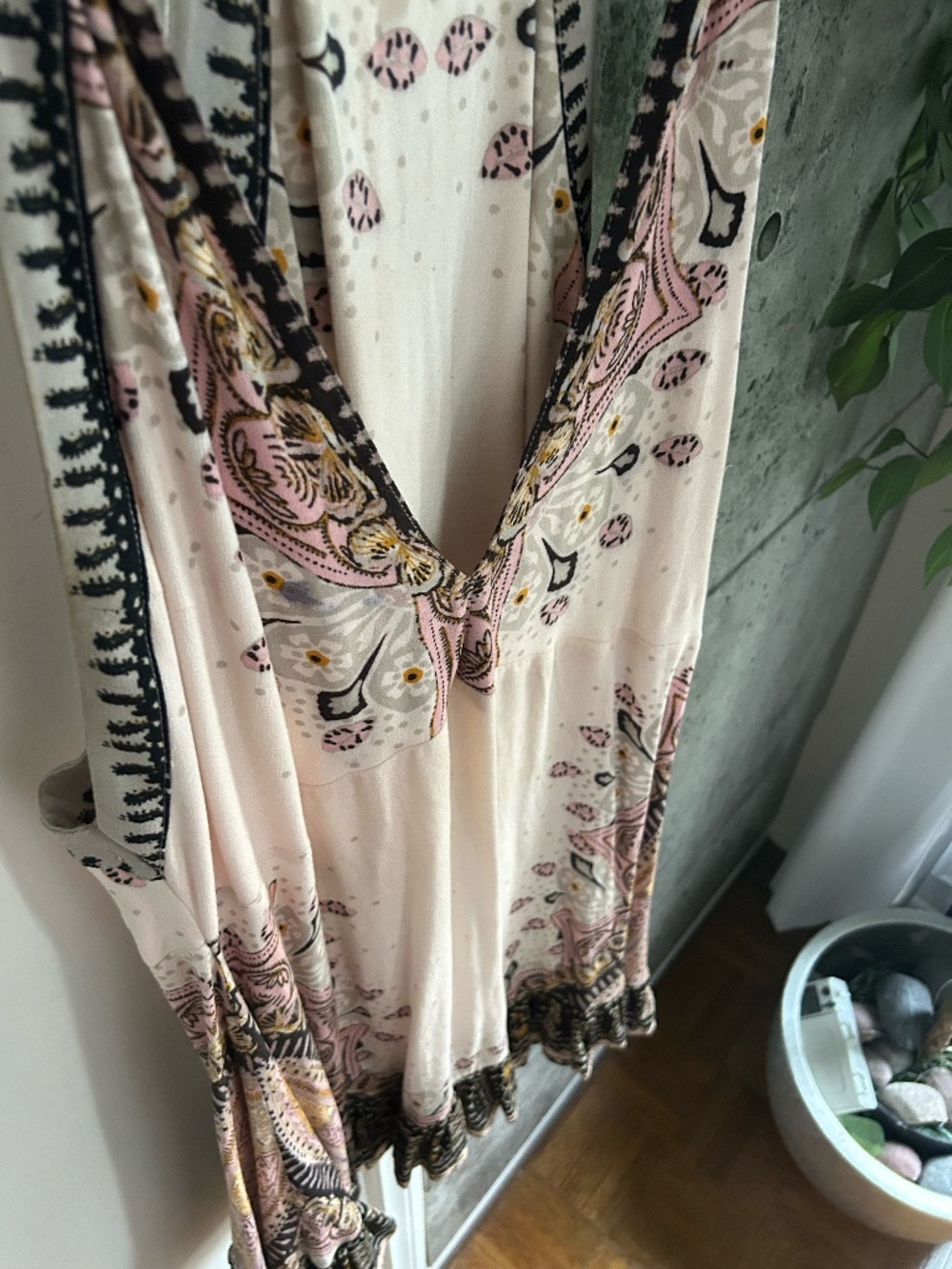 STUNNING  FREE PEOPLE Piece.   SAVE $100 - Picture 2 of 9